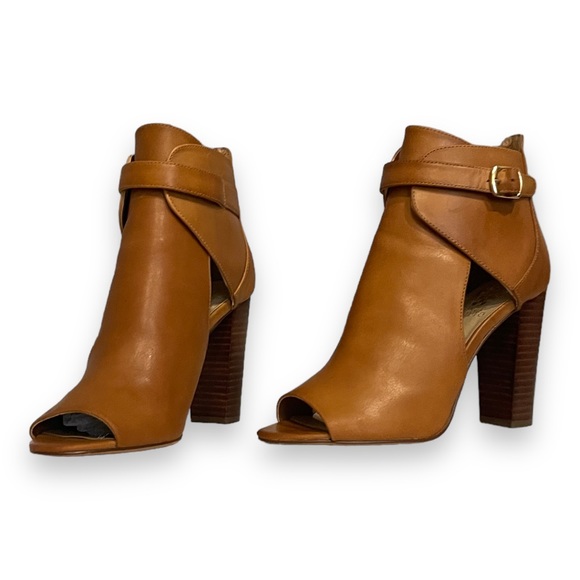 Vince Camuto Shoes - STUNNING! Vince Camuto Venica Tan Leather High Heel Peep Toe Bootie Size 7.5
